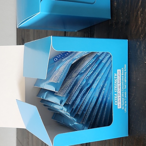 2 boxes of L'OREAL QUICK BLUE BLEACH (each box has 12 individual packages) - Picture 4 of 10